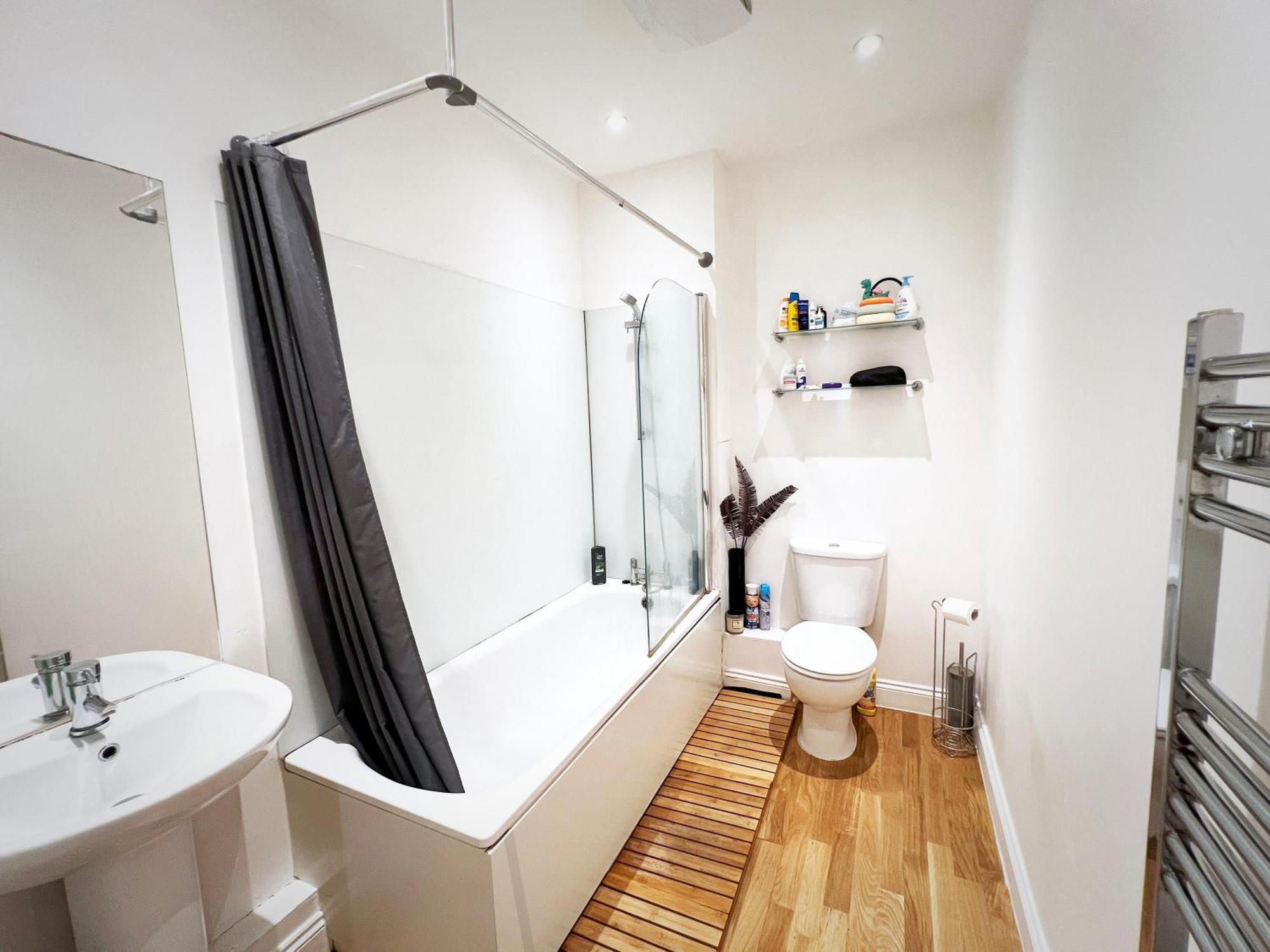 Bedroom 2, Queens Road London Exteriör bild